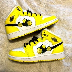 Jordan 1 mid’s ‘Dynamic Yellow Floral’ GS